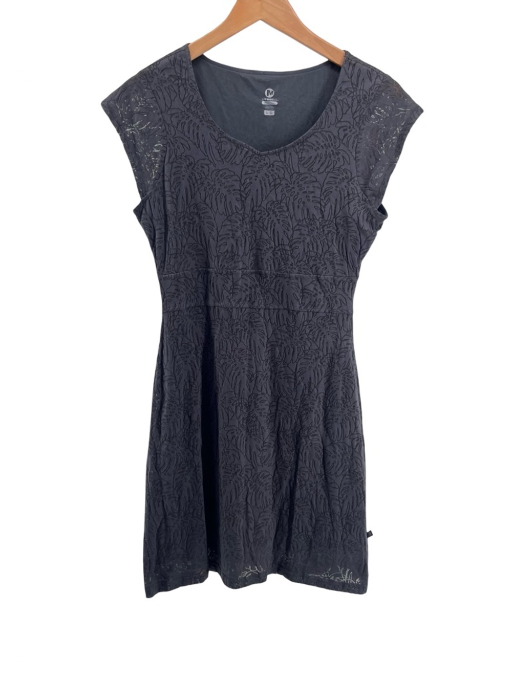 Merrell NWT Dark Grey Floral Short Sleeve Functional  Wick Technology Dress